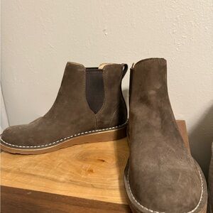 L.L. Bean Women’s Dark Brown Chelsea Boots
